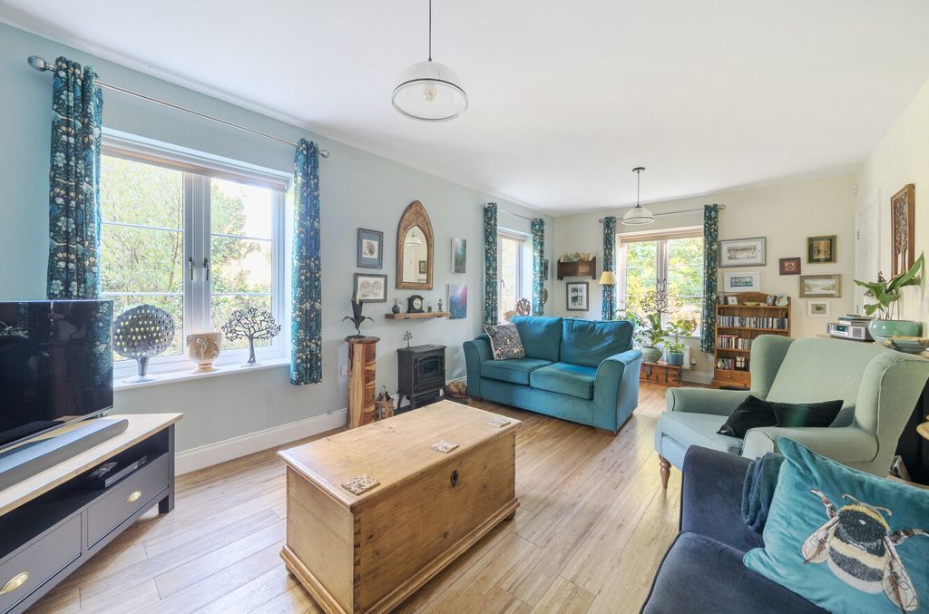 Property photo 3 of 14 1362892-18-68E38c...