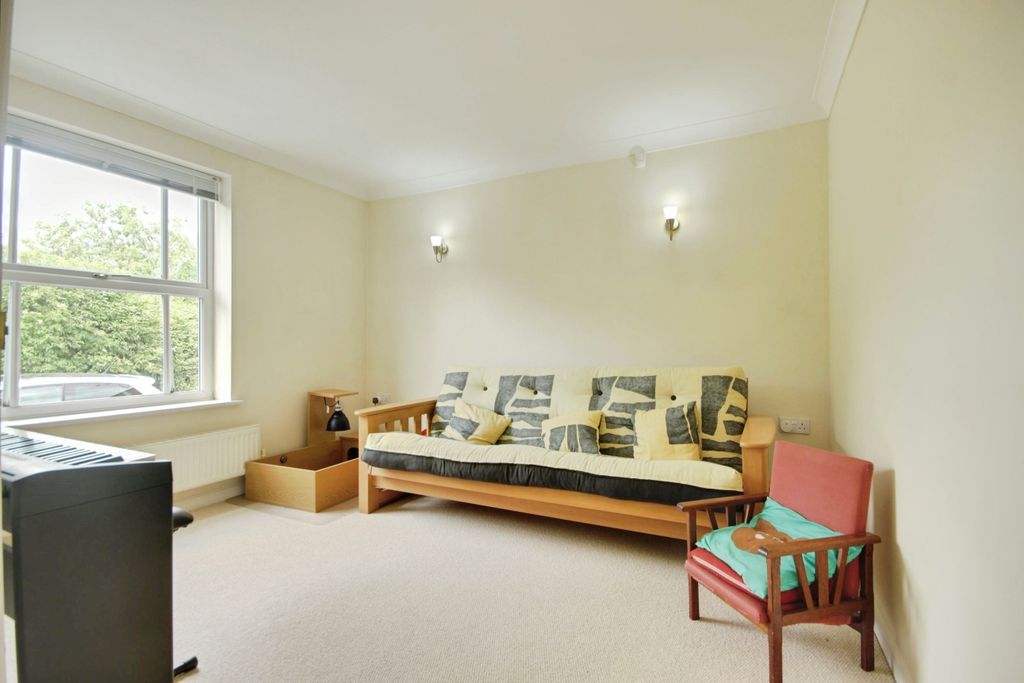 Property photo 3 of 14