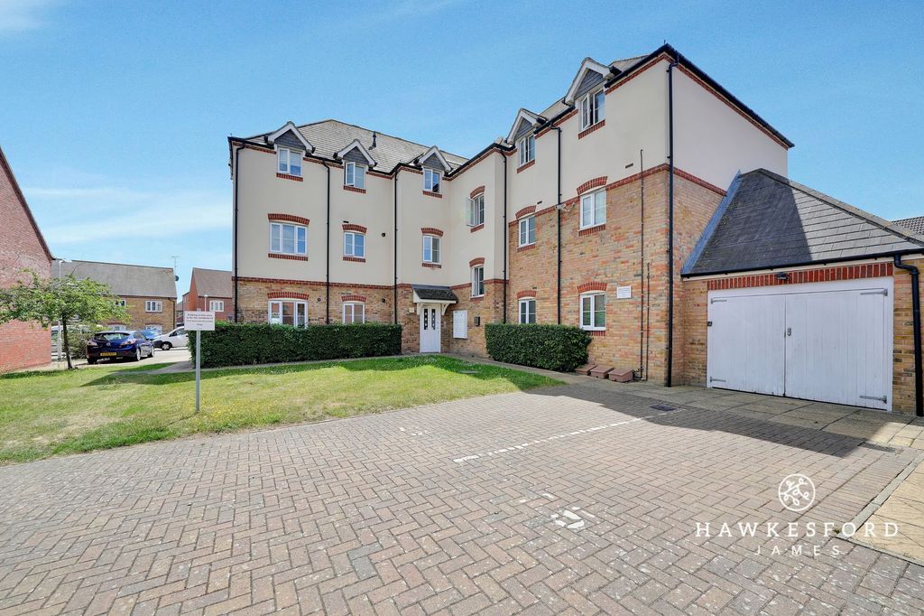 Property photo 1 of 11 Abelyn Avenue, Sittingbourne - Front