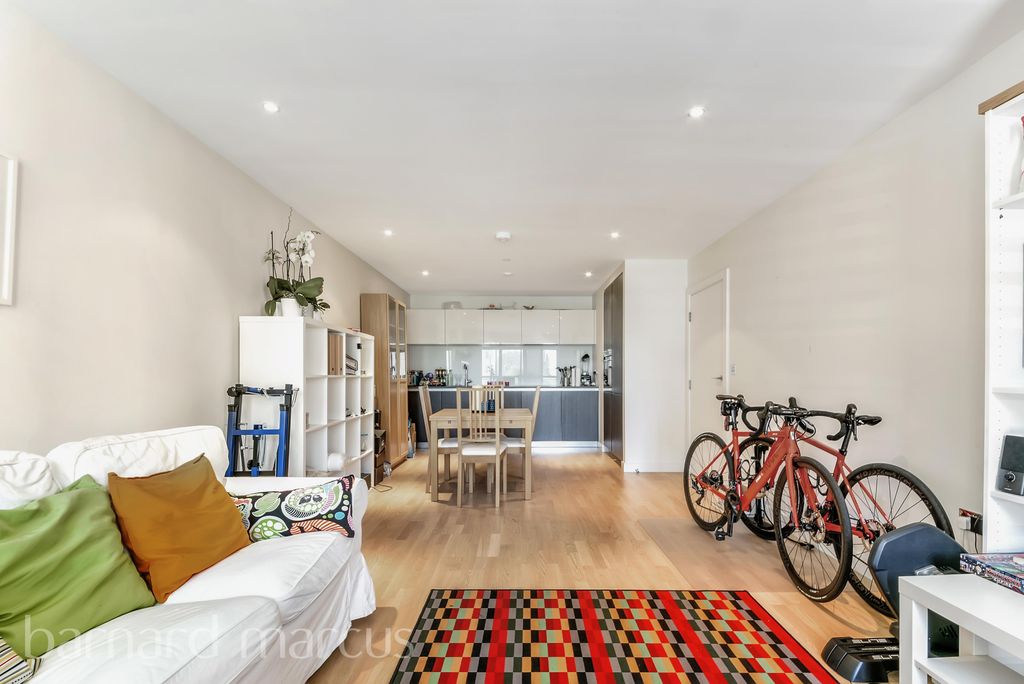 Property photo 3 of 7 Living Room