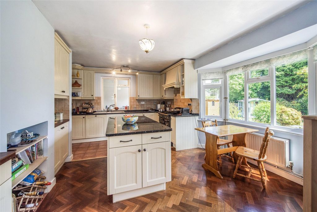 Property photo 3 of 13 Kitchen/Breakfast Rm