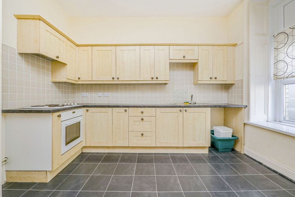Property photo 3 of 15 Kitchen