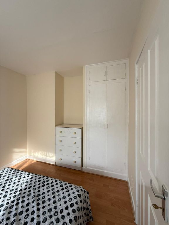 Property photo 3 of 13 Bedroom