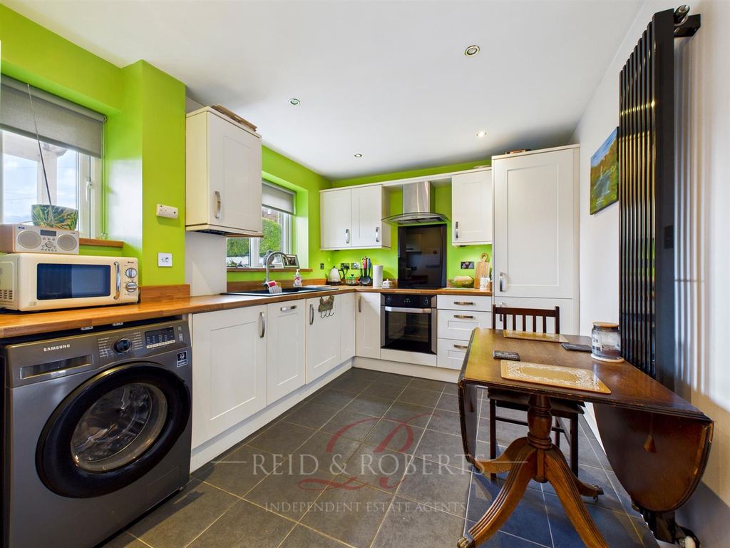 Property photo 2 of 22 Cam04884G0-Pr0104-Still025.Jpg