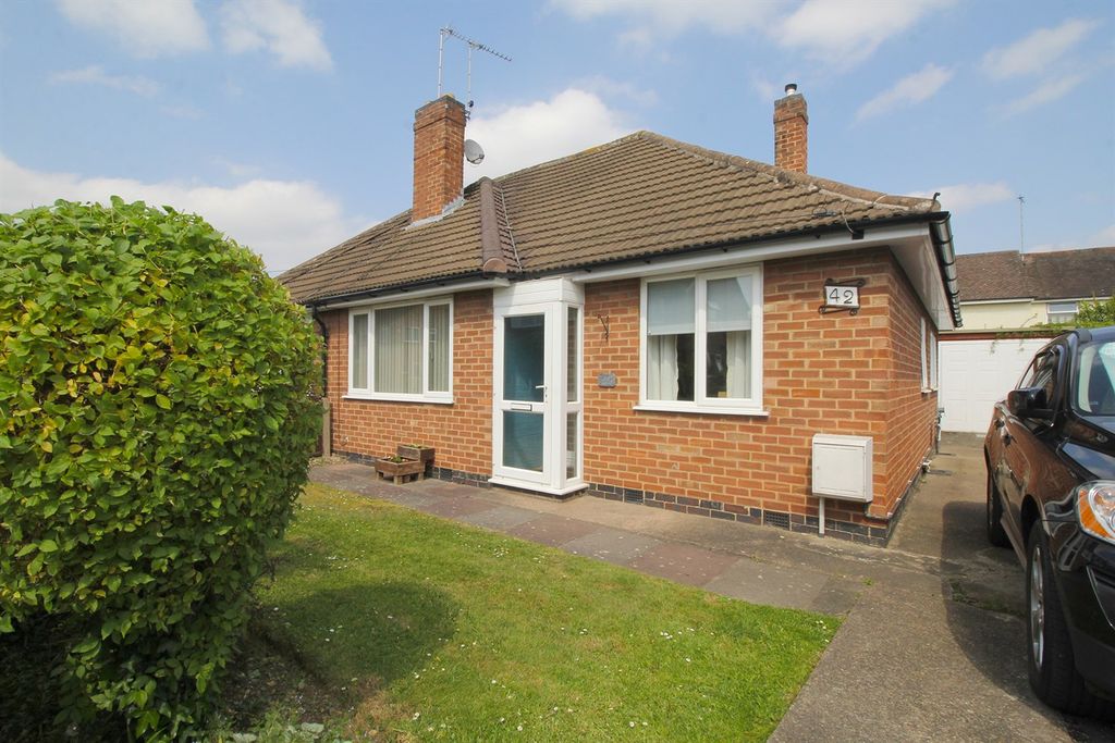 Property photo 1 of 23 Linford Road