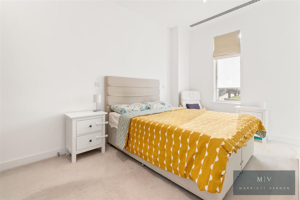 Property photo 3 of 15 Flat 4 43 Rainier Apartments MV-6.Jpg