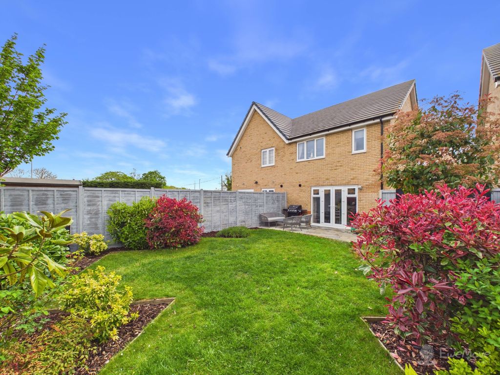 Property photo 2 of 15 Garden- Mark Stephens Ewemove Newmarket And Soham