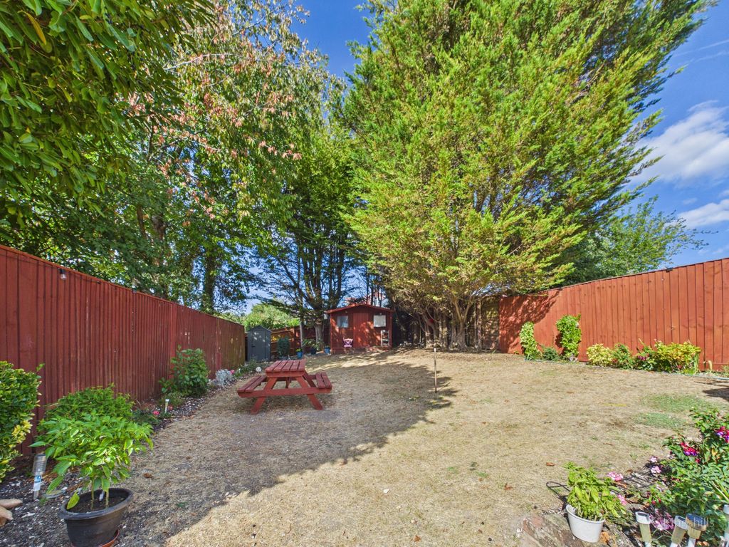 Property photo 2 of 19 Cam01920G0-Pr0168-Still021