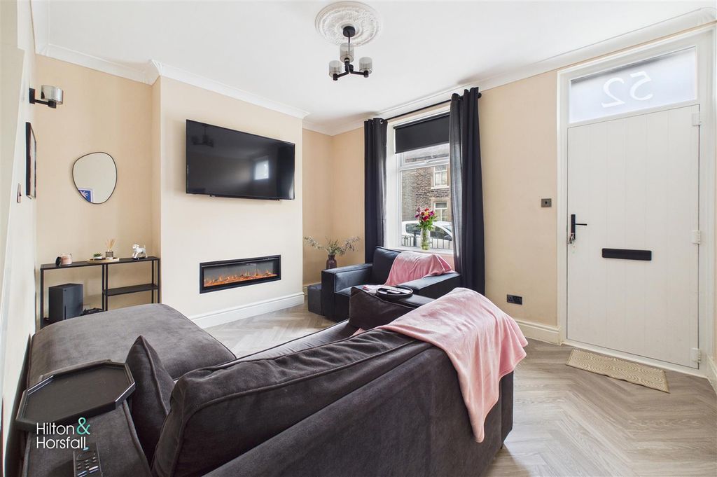 Property photo 2 of 13 Lower Park Street