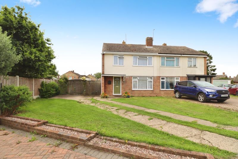 Property photo 3 of 18 St Marys Close