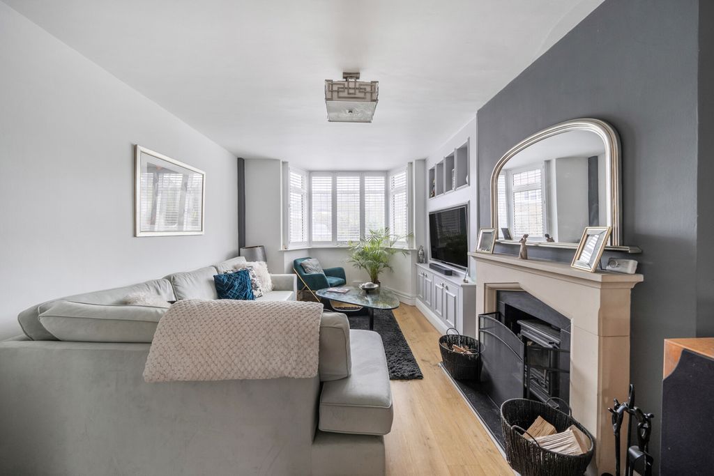 Property photo 3 of 10 1383199-1-692d966...