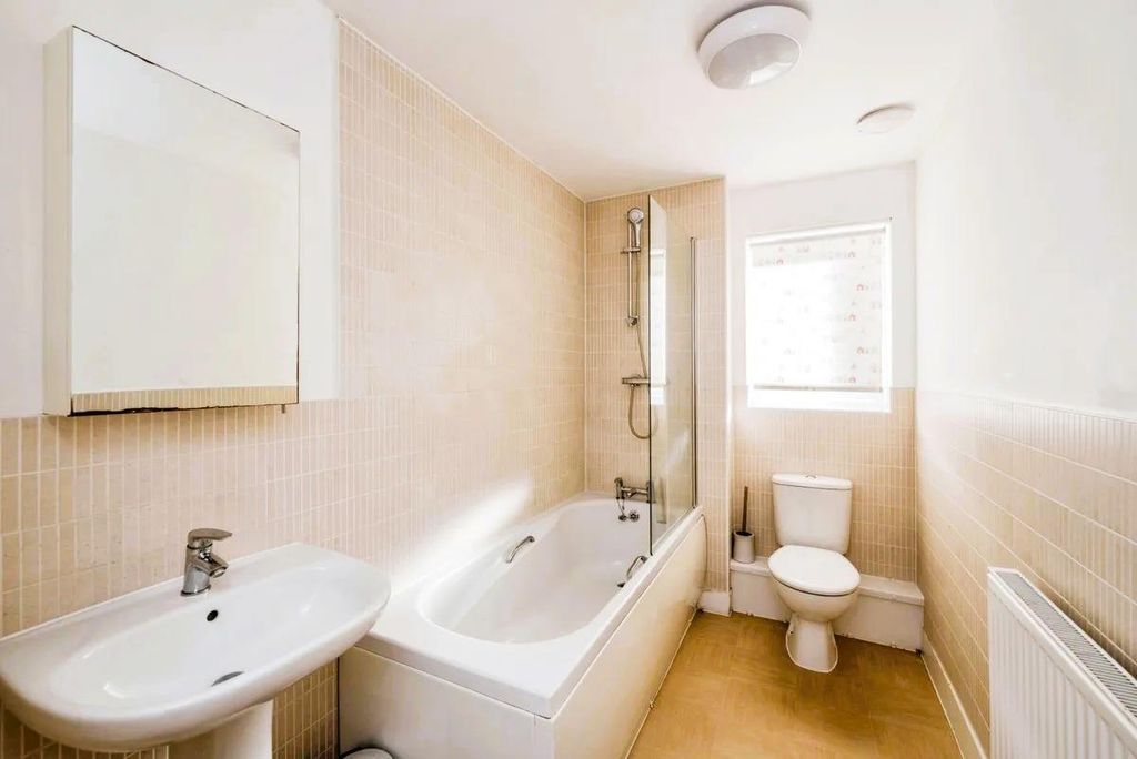 Property photo 2 of 7 Gallery