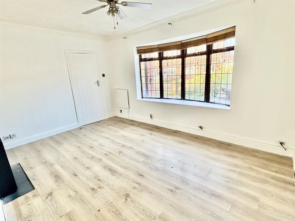 Property photo 3 of 17 8.Jpg