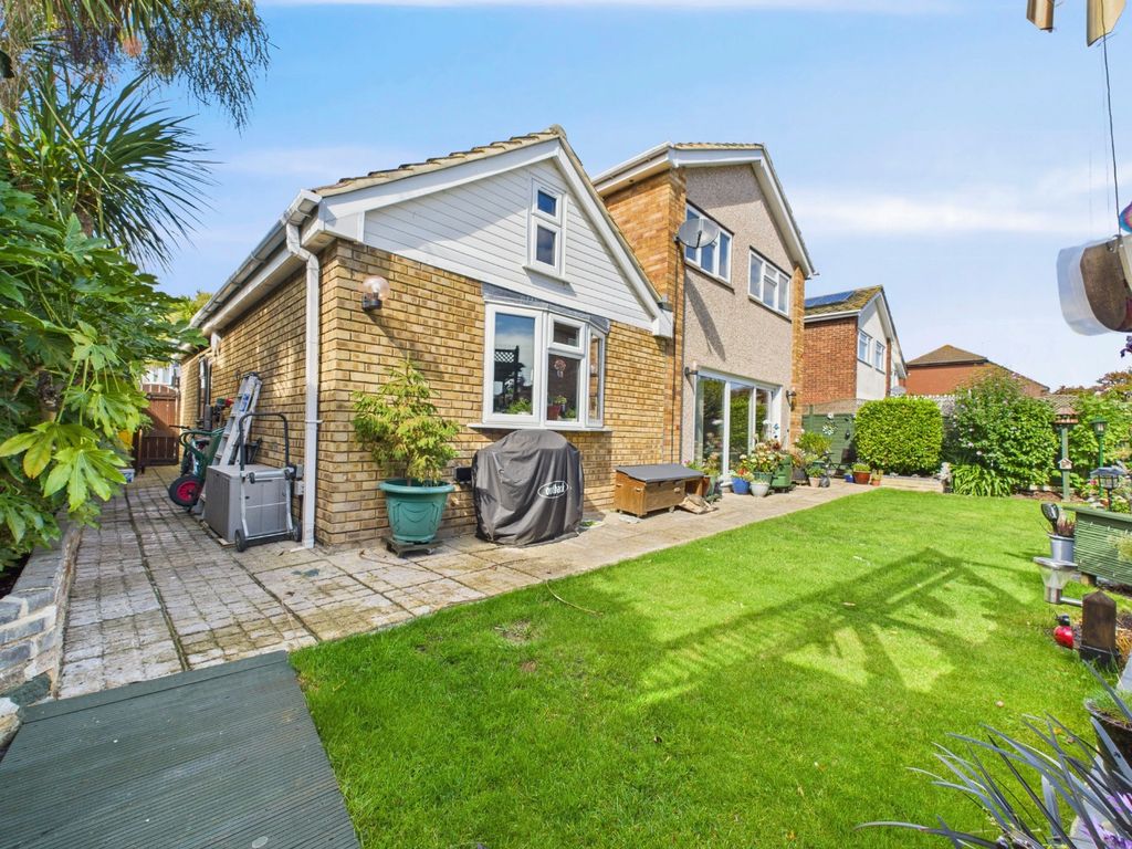 Property photo 2 of 25 4414033