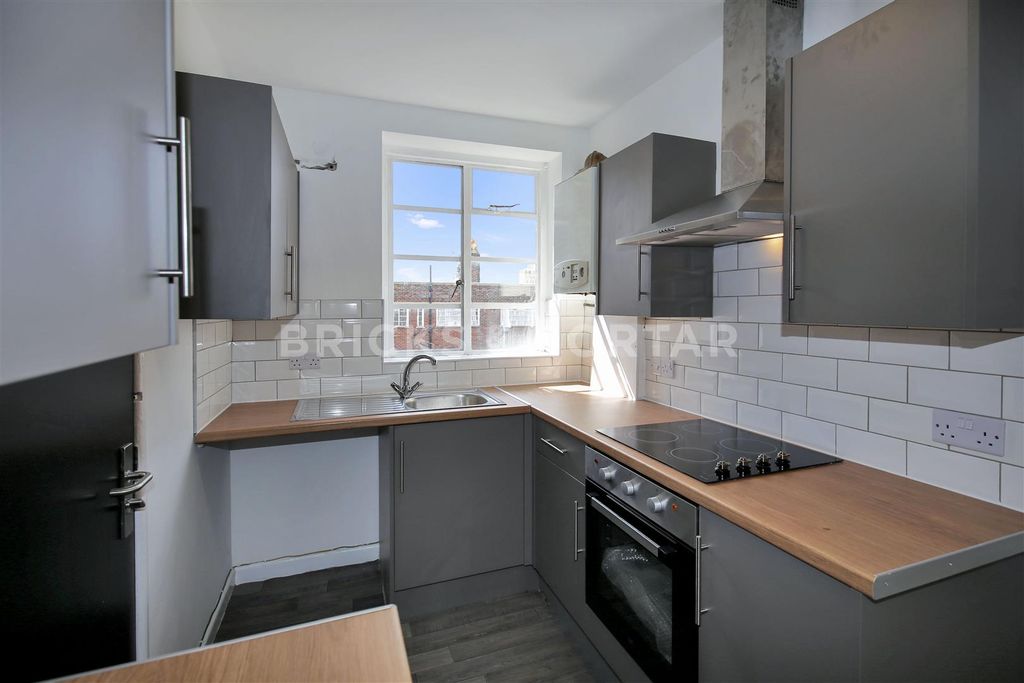 Property photo 3 of 10 Img_0480.Jpg