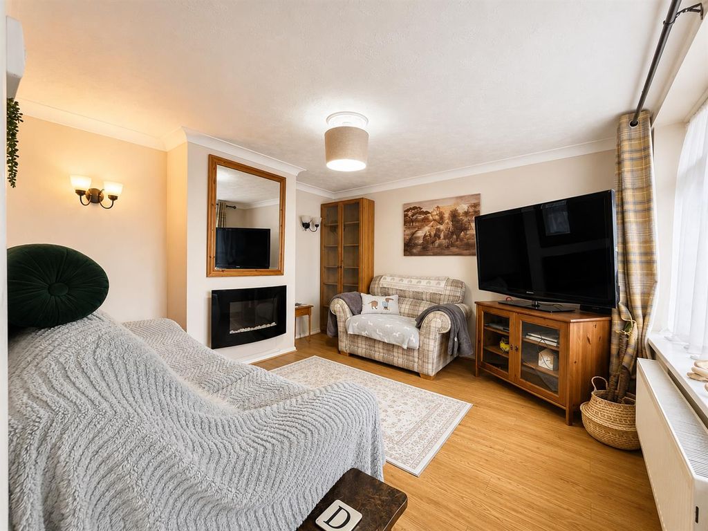 Property photo 3 of 13 Db0F69A2-Eec5-4558-A197-D554F0Edb12A.Png