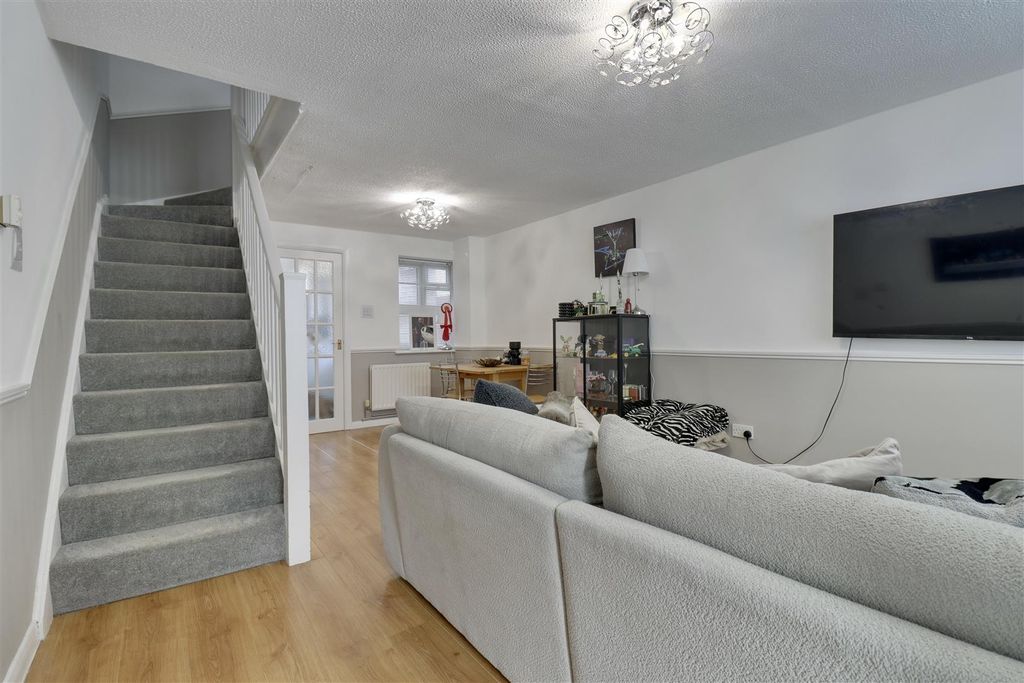 Property photo 1 of 15 43EE406E-97A8-4924-9C97-E42E78333518_1_201_A.Jpeg