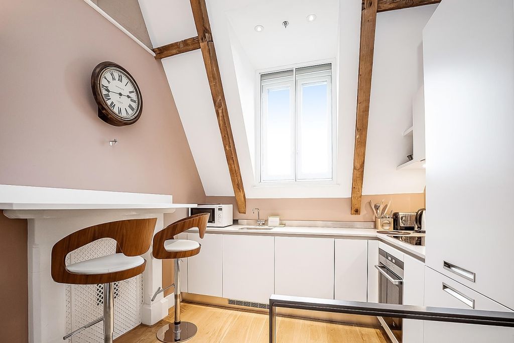 Property photo 3 of 7 Kitchen