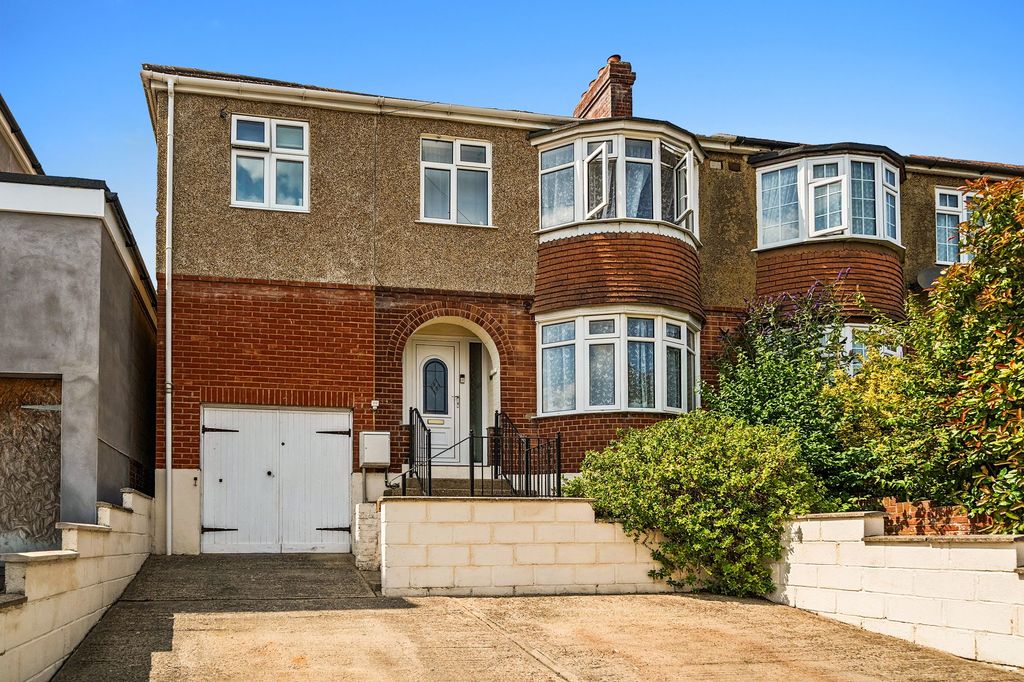 Property photo 1 of 30