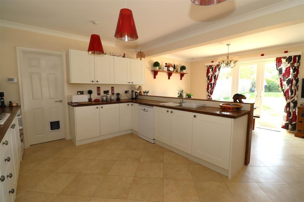 Property photo 2 of 27