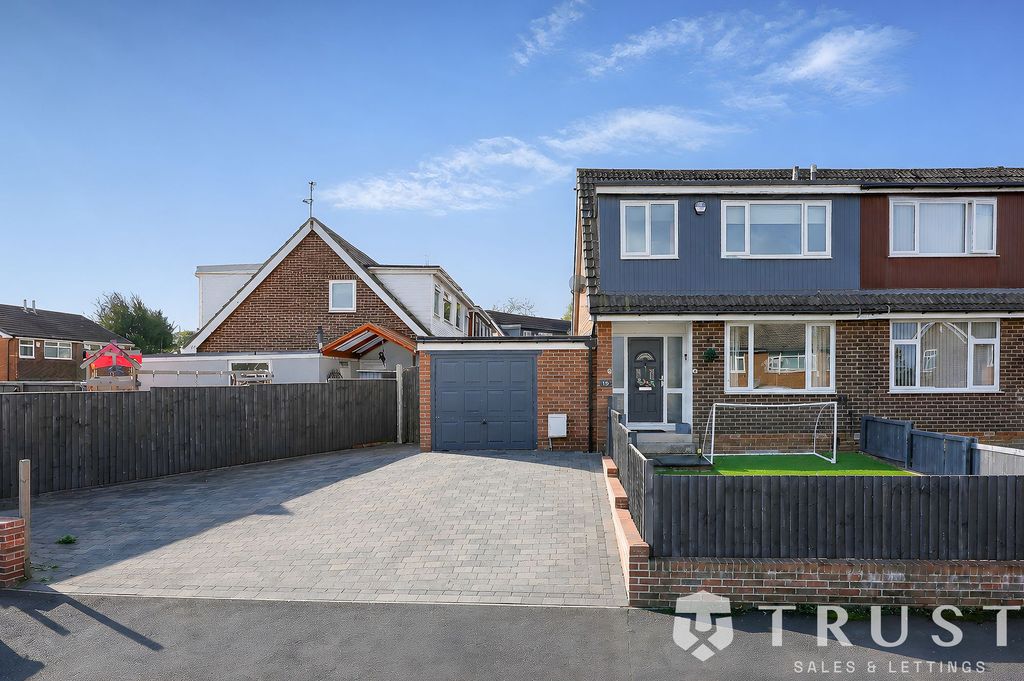 Property photo 1 of 33