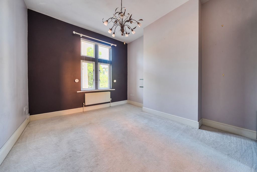 Property photo 3 of 16 1507932-6-6A7B4B5...