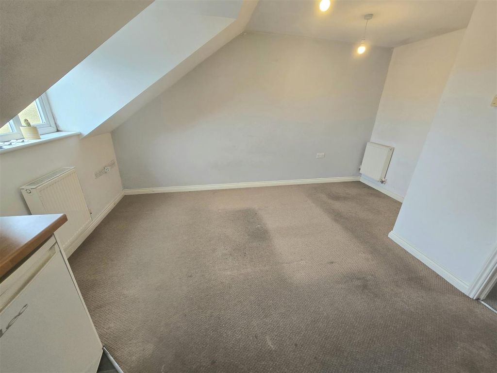 Property photo 2 of 8 Lounge Area