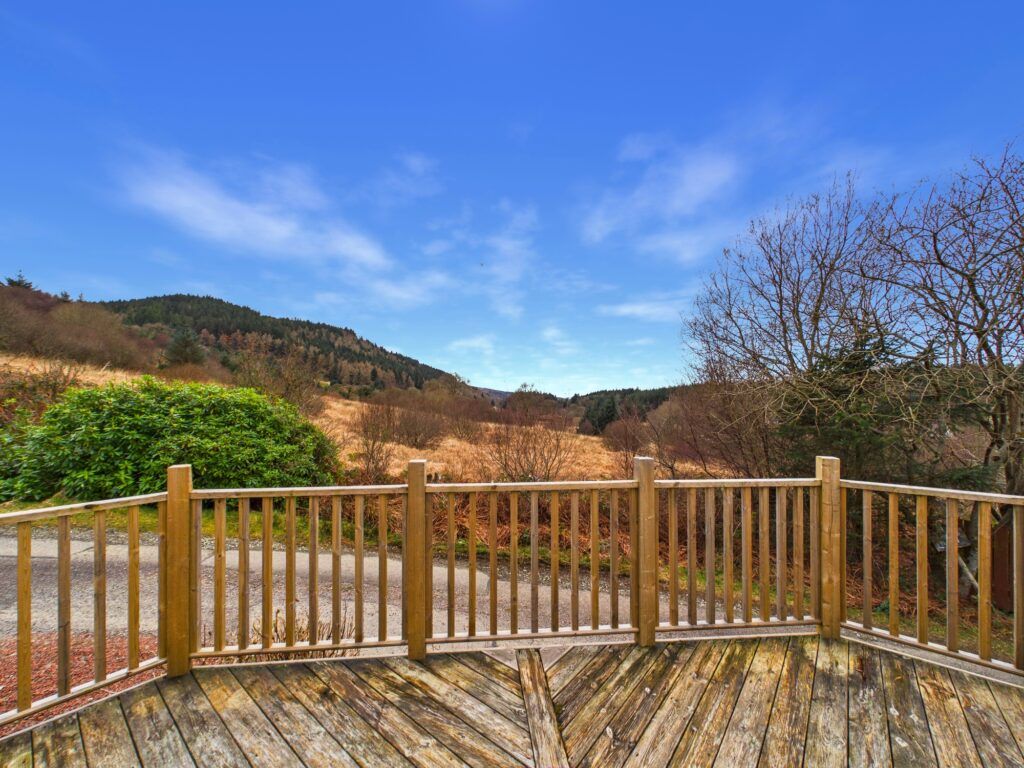 Property photo 2 of 27