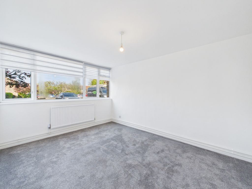 Property photo 3 of 9 Cam01791G0-Pr0228-Still003