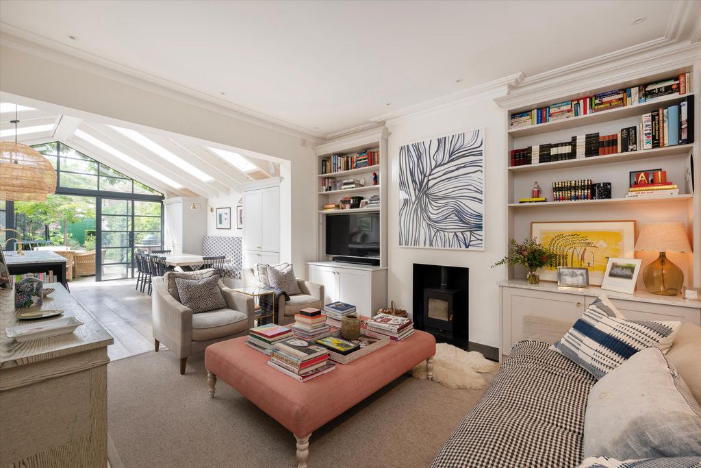 Property photo 2 of 21 Image