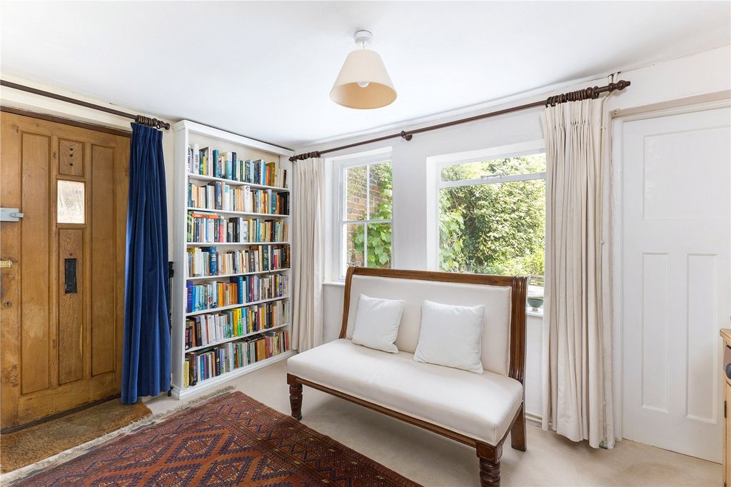 Property photo 2 of 19 Boot Room