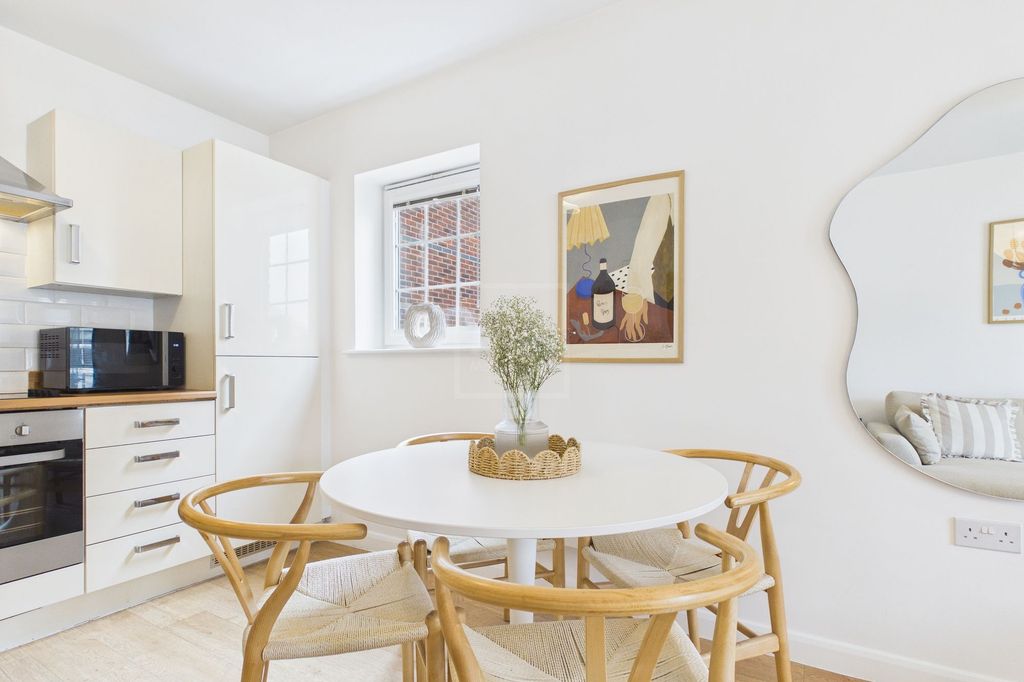 Property photo 3 of 13 Living Space