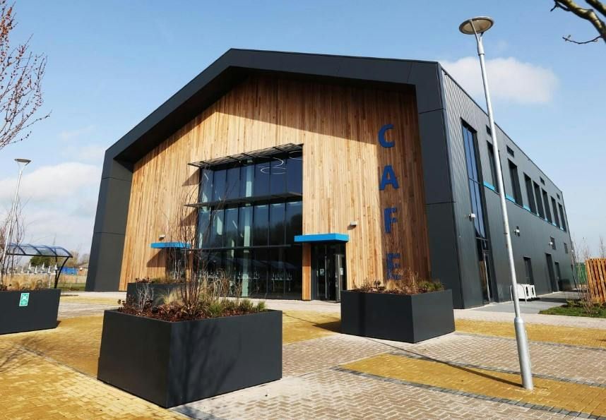 Property photo 1 of 9 Skylark External .Jpg