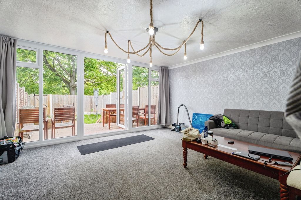 Property photo 3 of 20 Pbox-Img.Jpg