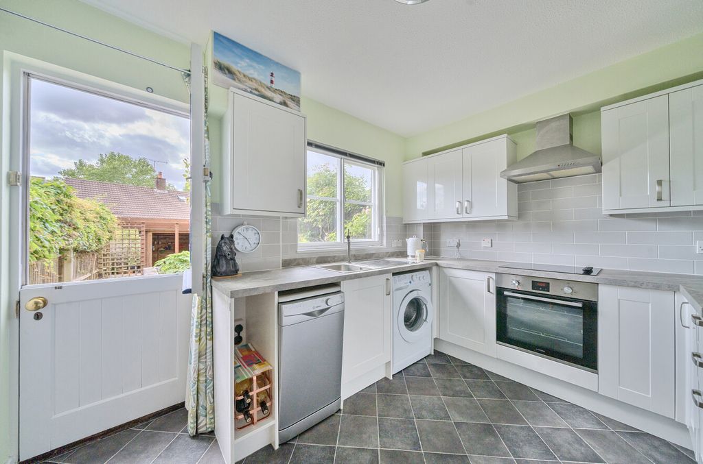 Property photo 3 of 11 1306682-14-68486F...