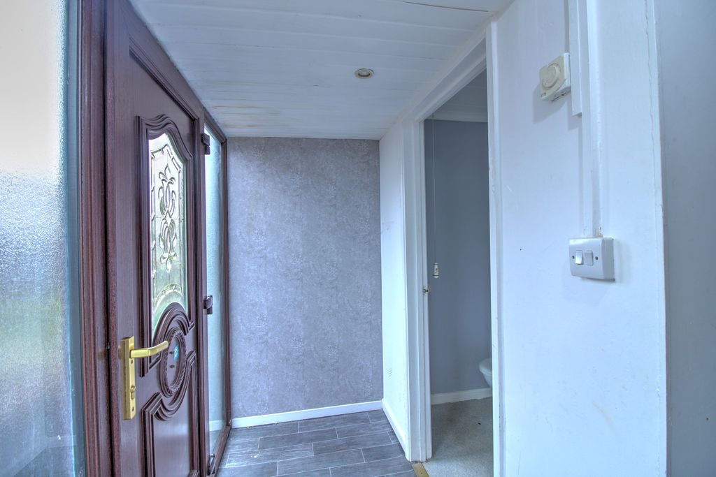 Property photo 2 of 18 Img_5076_7_8Interior3