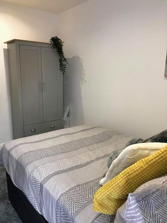 Property photo 3 of 13 Bedroom 1.Jpg