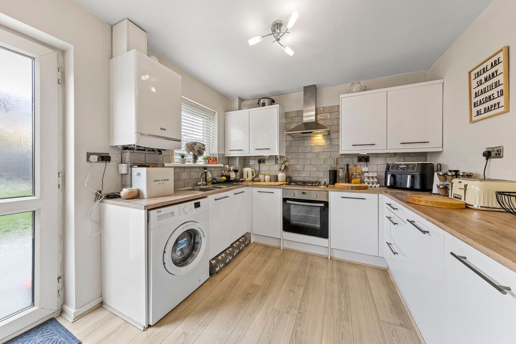 Property photo 3 of 23 Kitchen