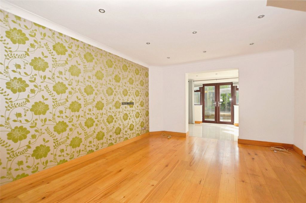 Property photo 3 of 11 Picture No. 12