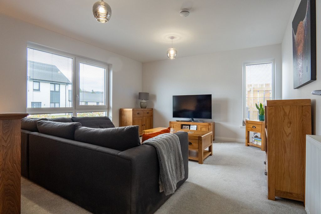 Property photo 2 of 30