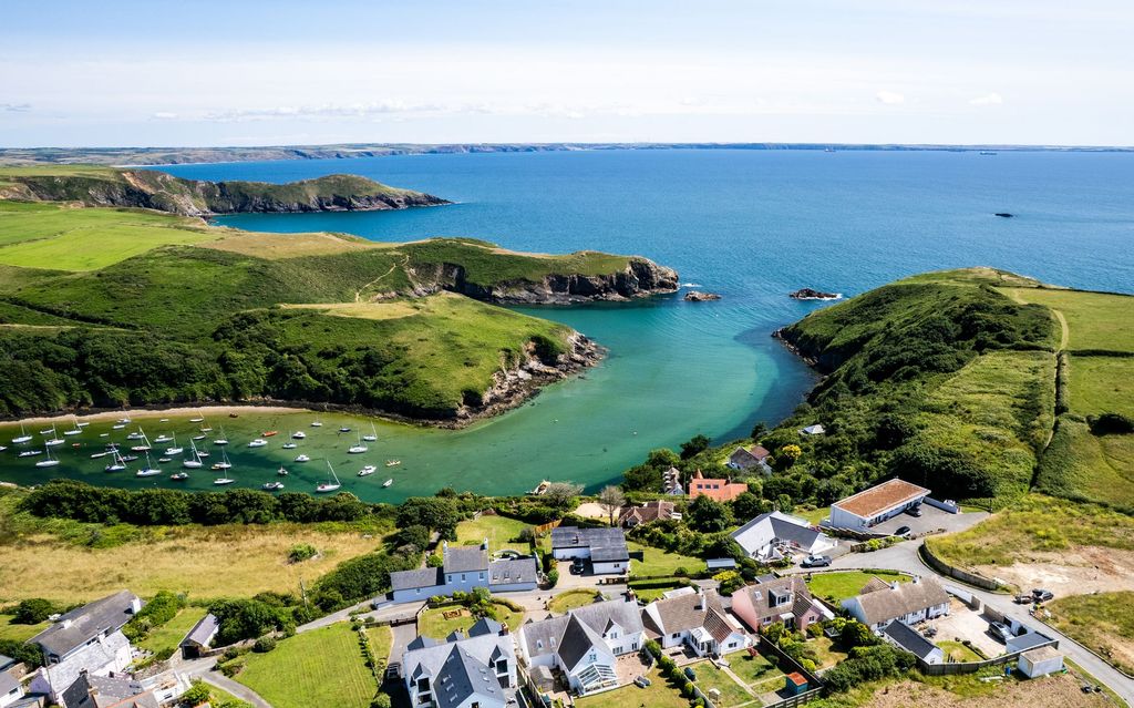 Property photo 3 of 20