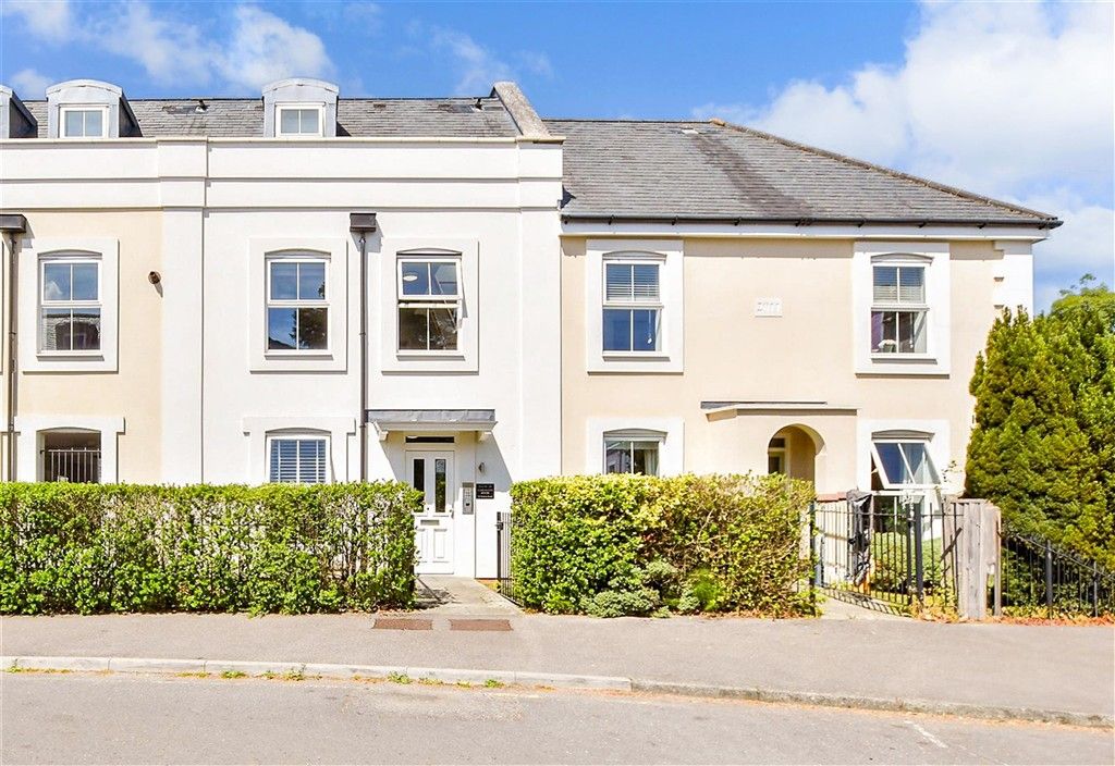 Property photo 1 of 10 External Web