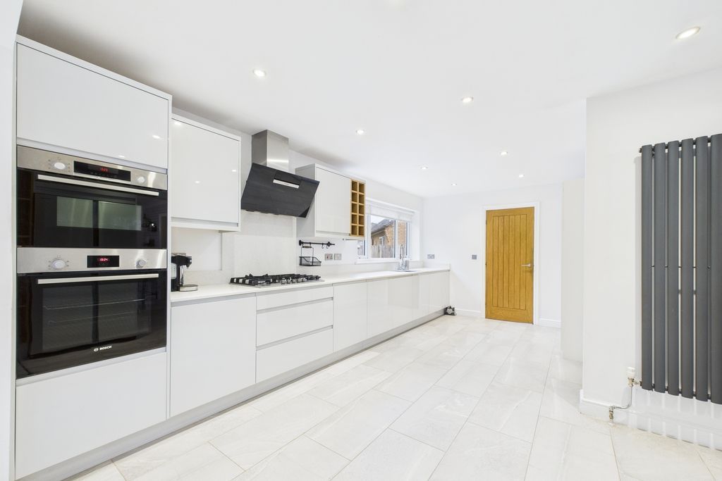 Property photo 3 of 45