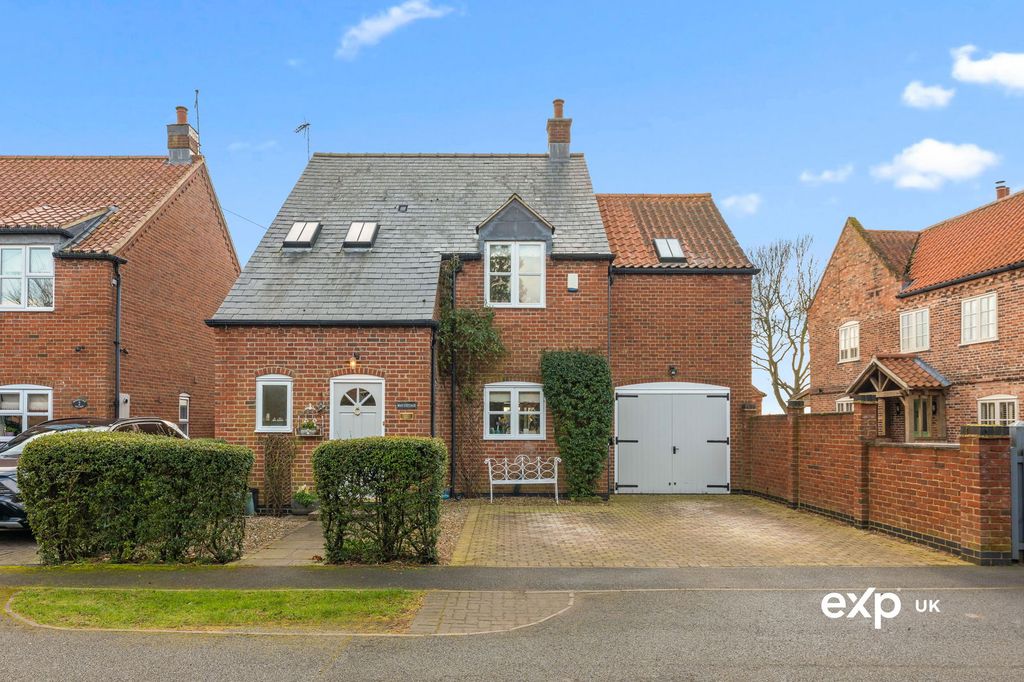 Property photo 1 of 42
