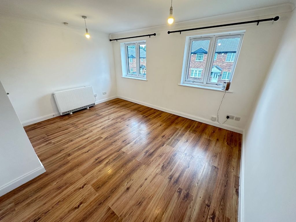 Property photo 2 of 5 5184812