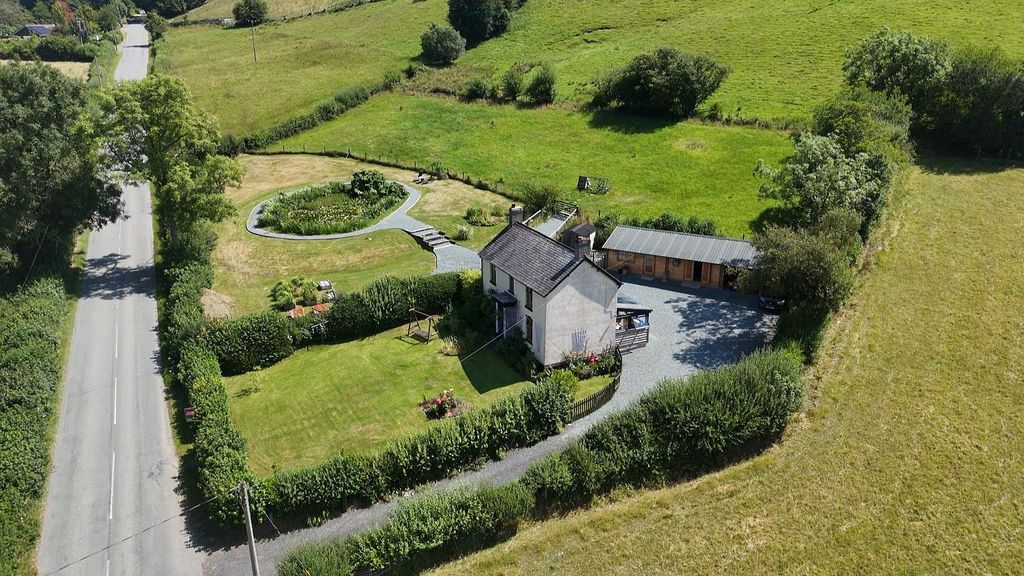 Property photo 1 of 31 Dji_Fly_20260708_143359_0_1783517639239_Photo_Low_