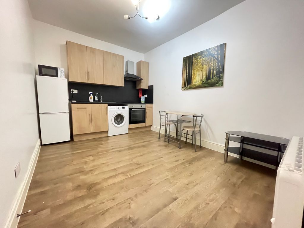 Property photo 2 of 4 Kitchen/Living Room 