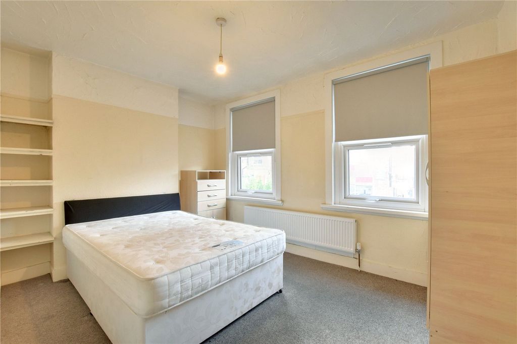 Property photo 3 of 15 Picture No. 02