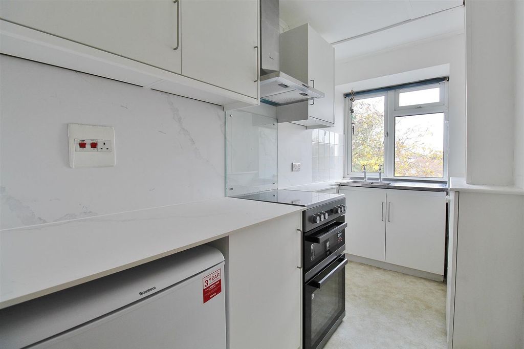 Property photo 3 of 5 Kitchen