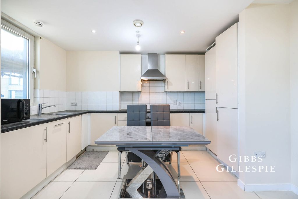 Property photo 2 of 10 Photo